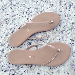 EUC TKEES Flip Flops! Size 7!  Lily Nudes!